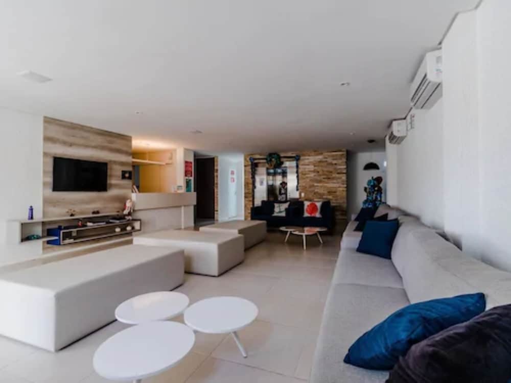 Wave Suites Hotel 43/72