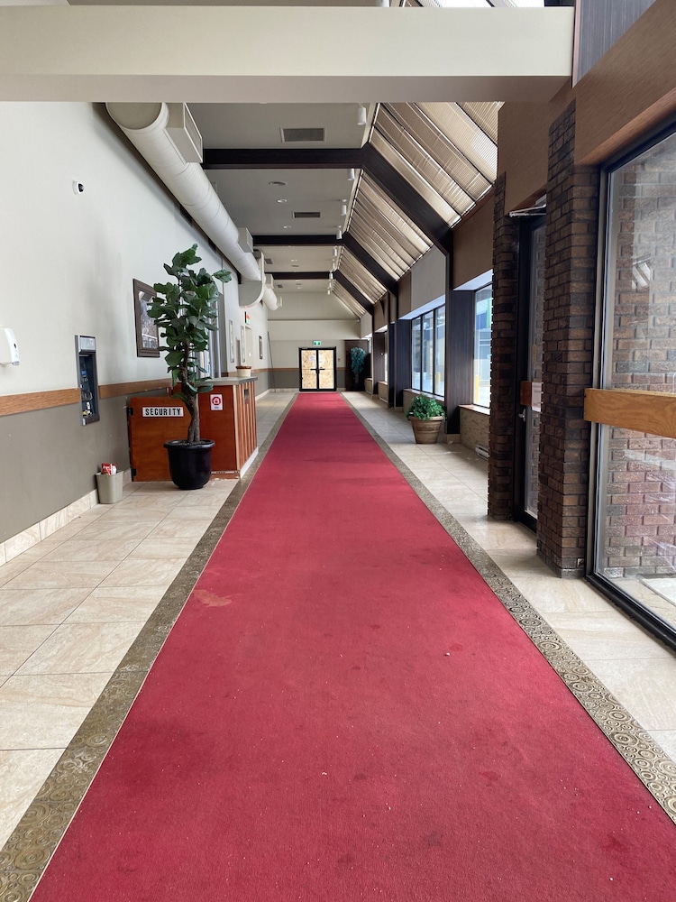 Howard Johnson Hotel Edmonton AB 15/30