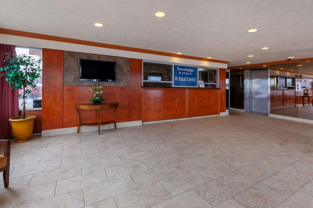 Travelodge by Wyndham Cleveland Airport 8/36