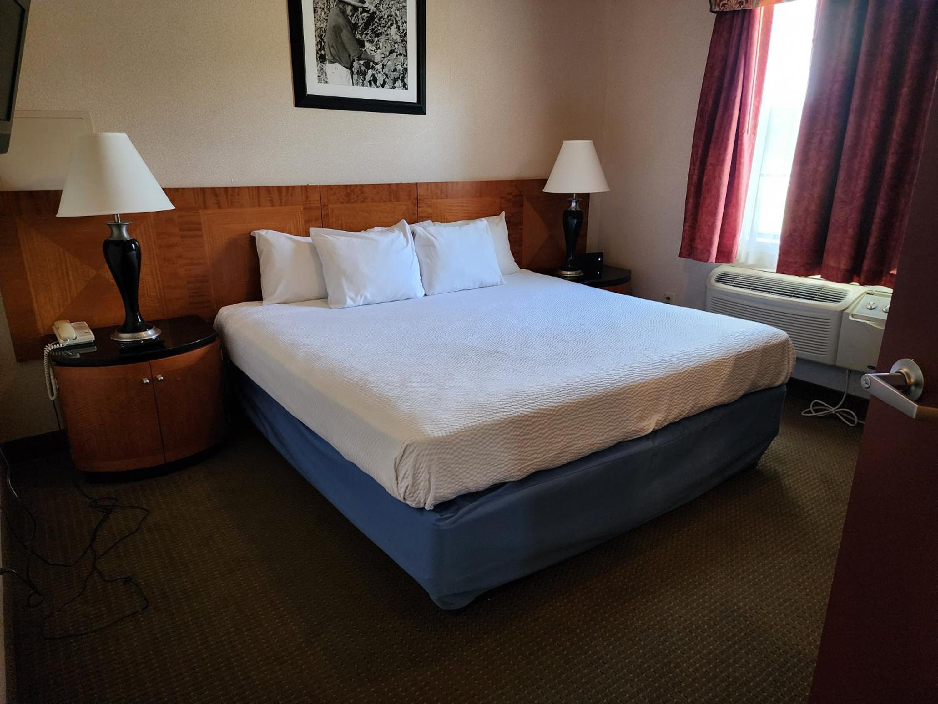 جناح ديلوكس بسرير كينج، Days Inn by Wyndham Luray Shenandoah 5/8