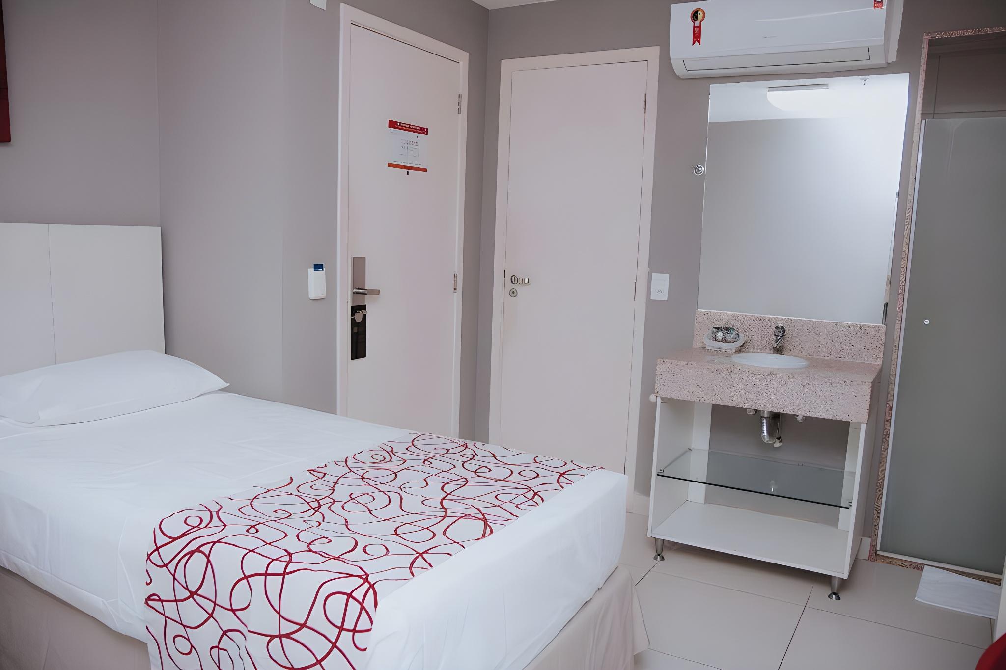 Room, Sol