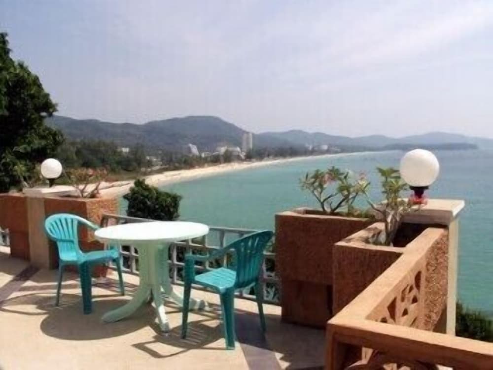 BAAN KARON HILL PHUKET RESORT 44/53