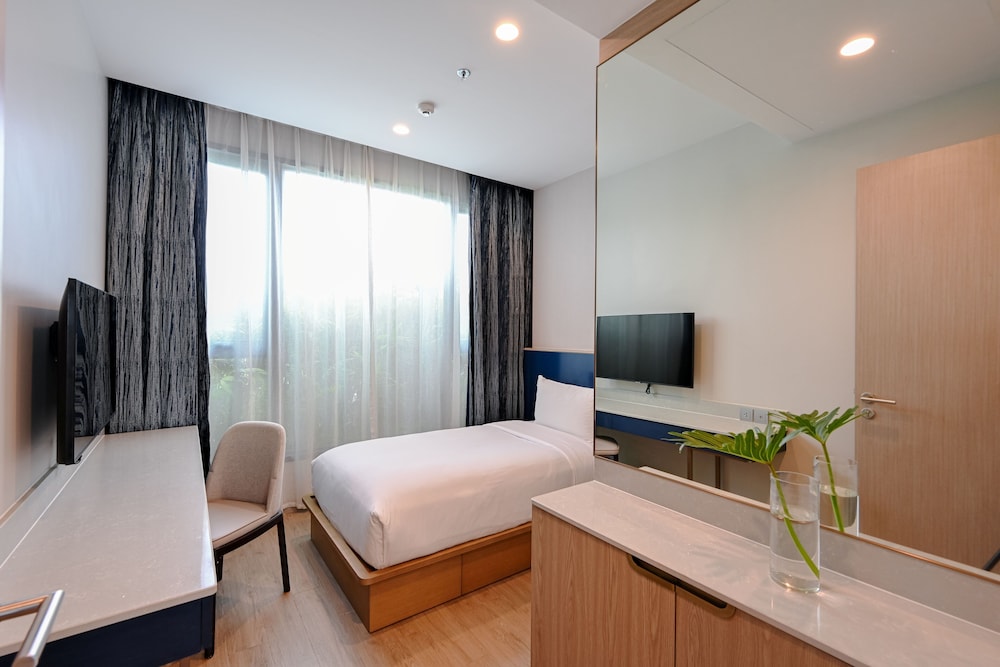 2 Bedrooms, Suite, 1 King and 1 Single Beds, Pool Access، S. Sriracha Hotel and Residence 3/5