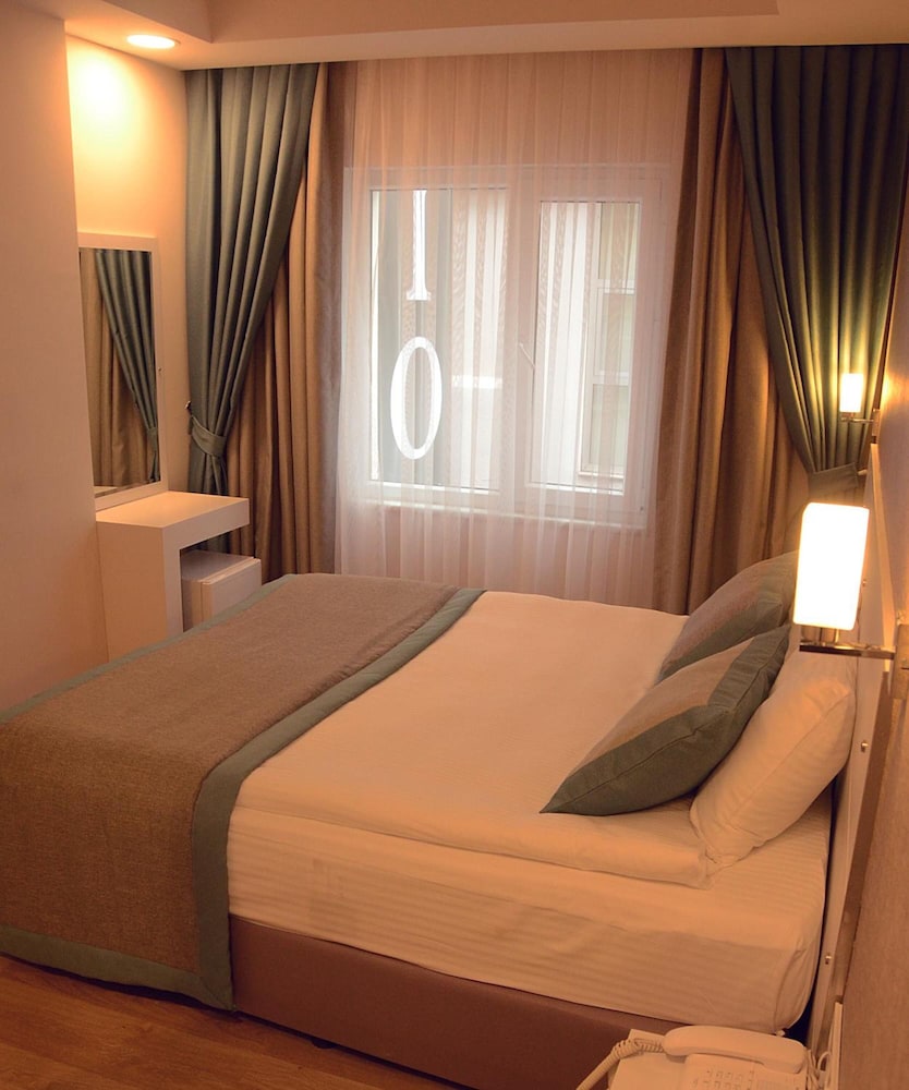 Parion House Hotel 9/19