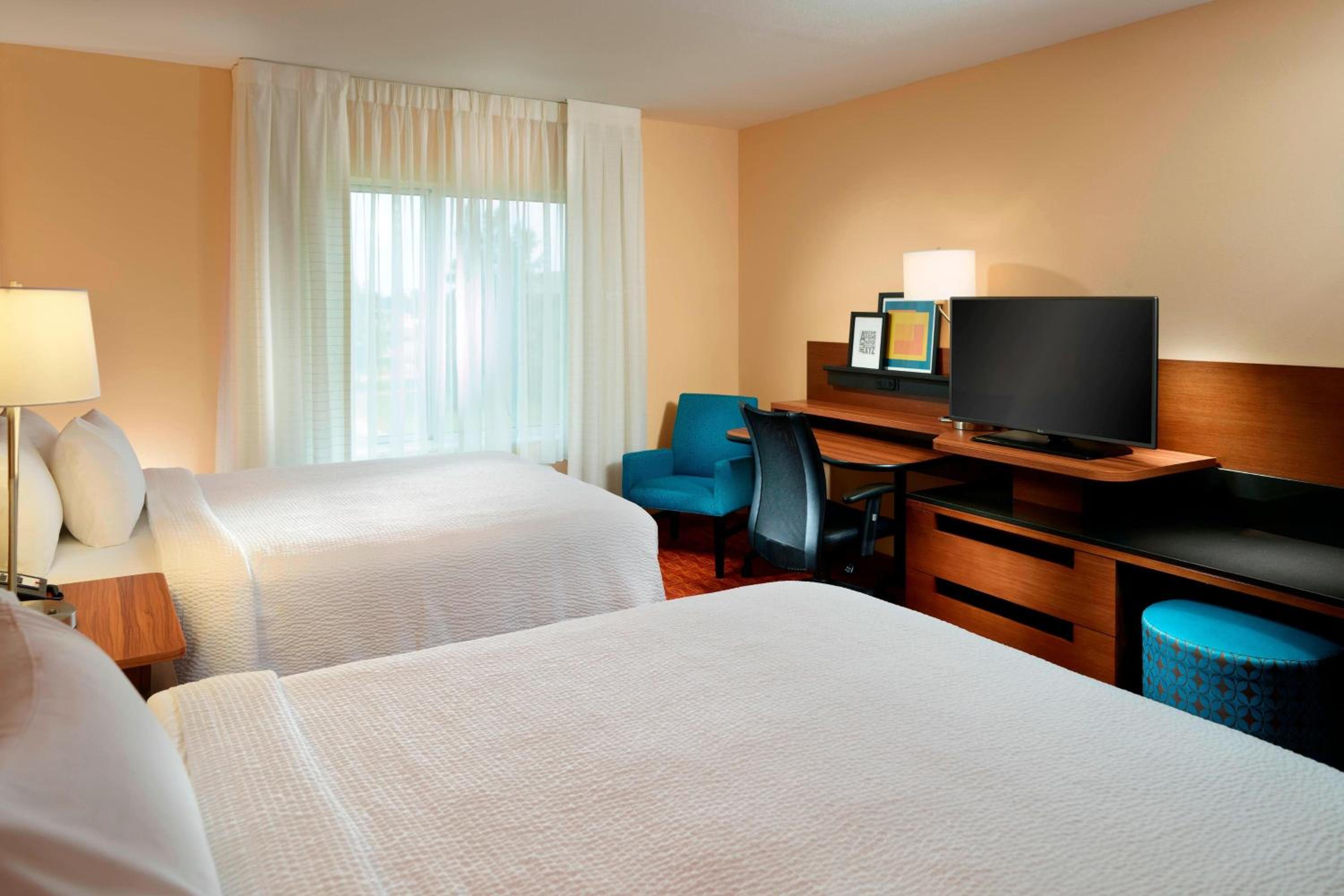 Studio, Queen Bed