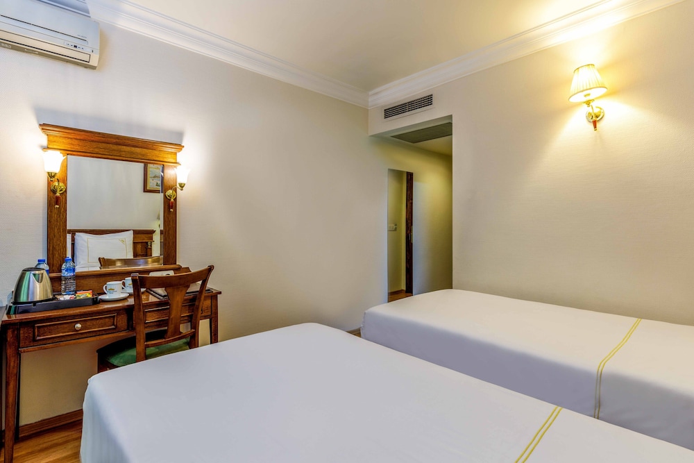 Golden Crown Hotel 22/66