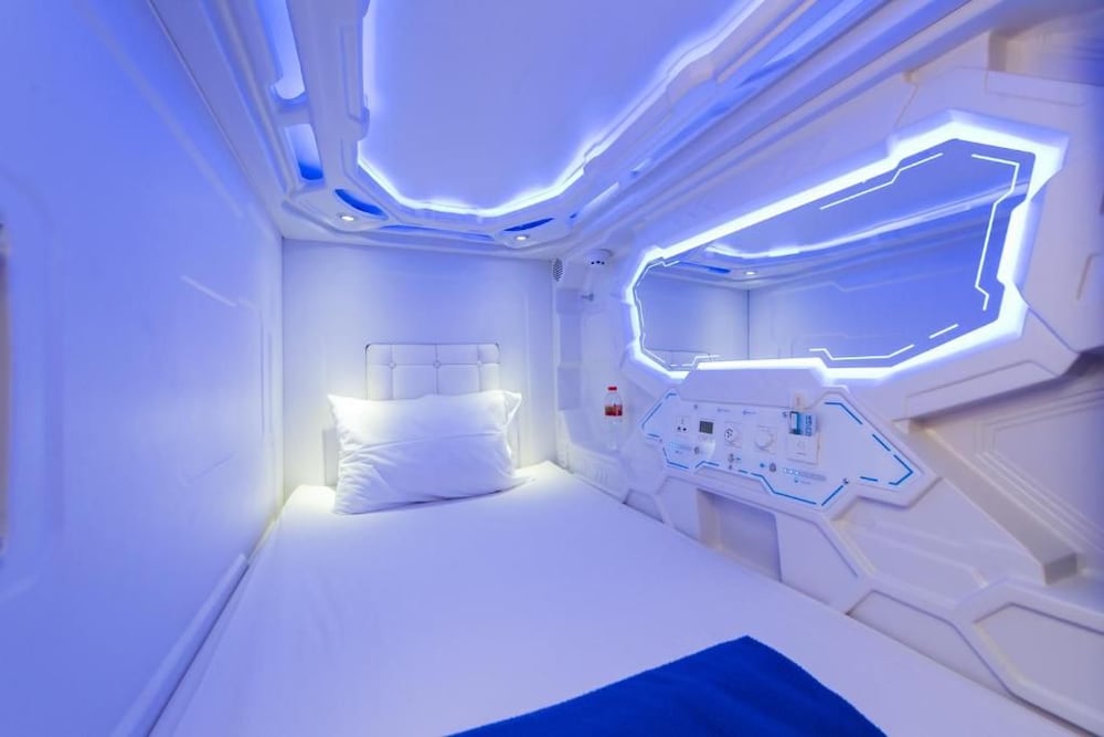Digital Airport Hotel 13/23