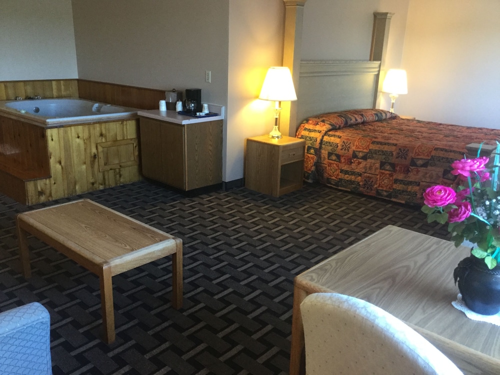 Sky Lodge Inn Suites 25/34
