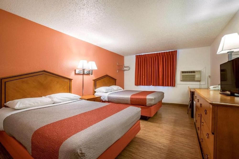 Motel6 Albert Lea, MN 28/59