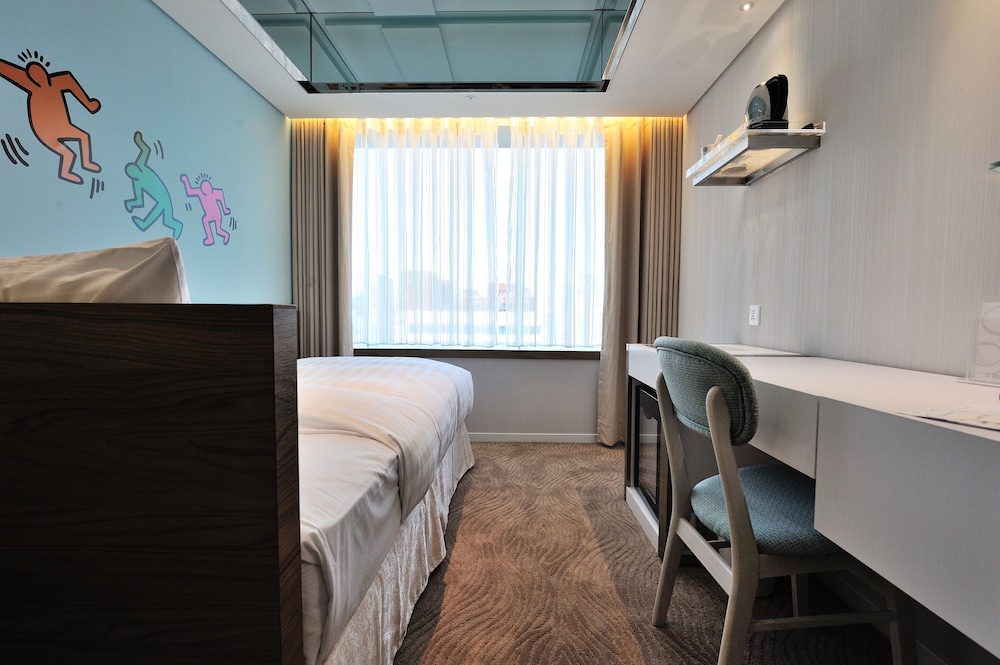 GREEN WORLD HOTEL ZHONGHUA 66/80
