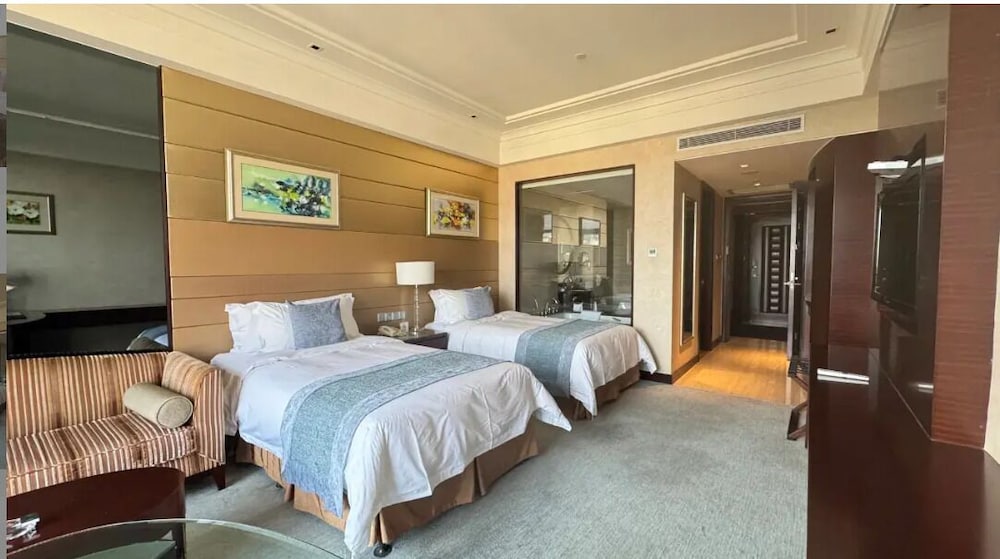 Superior, Twin Beds