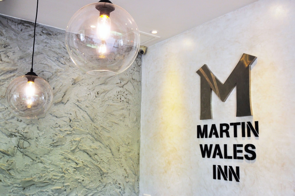 Martin Wales Hotel Kenting 40/69