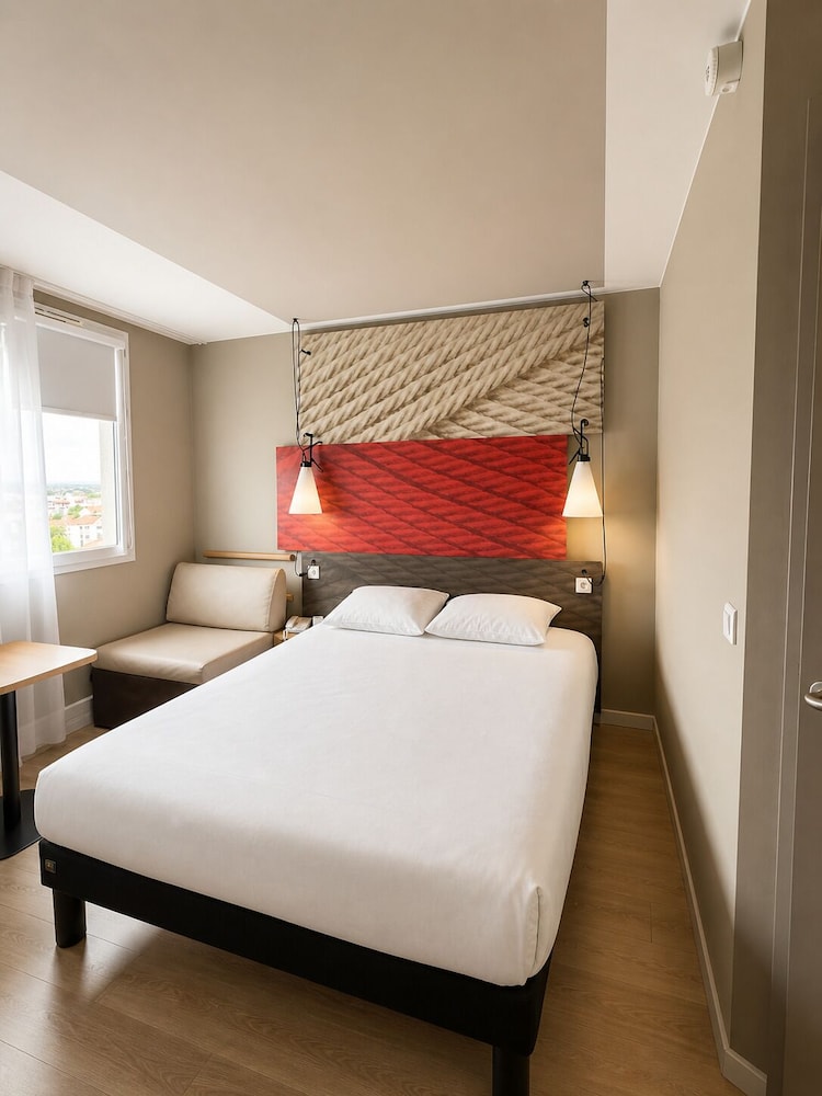 Ibis Dijon Centre Clemenceau 31/74