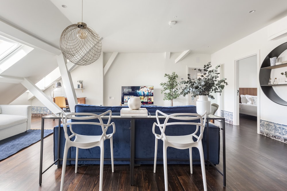 Lisbon Downtown Luxury Family Residence 17/25