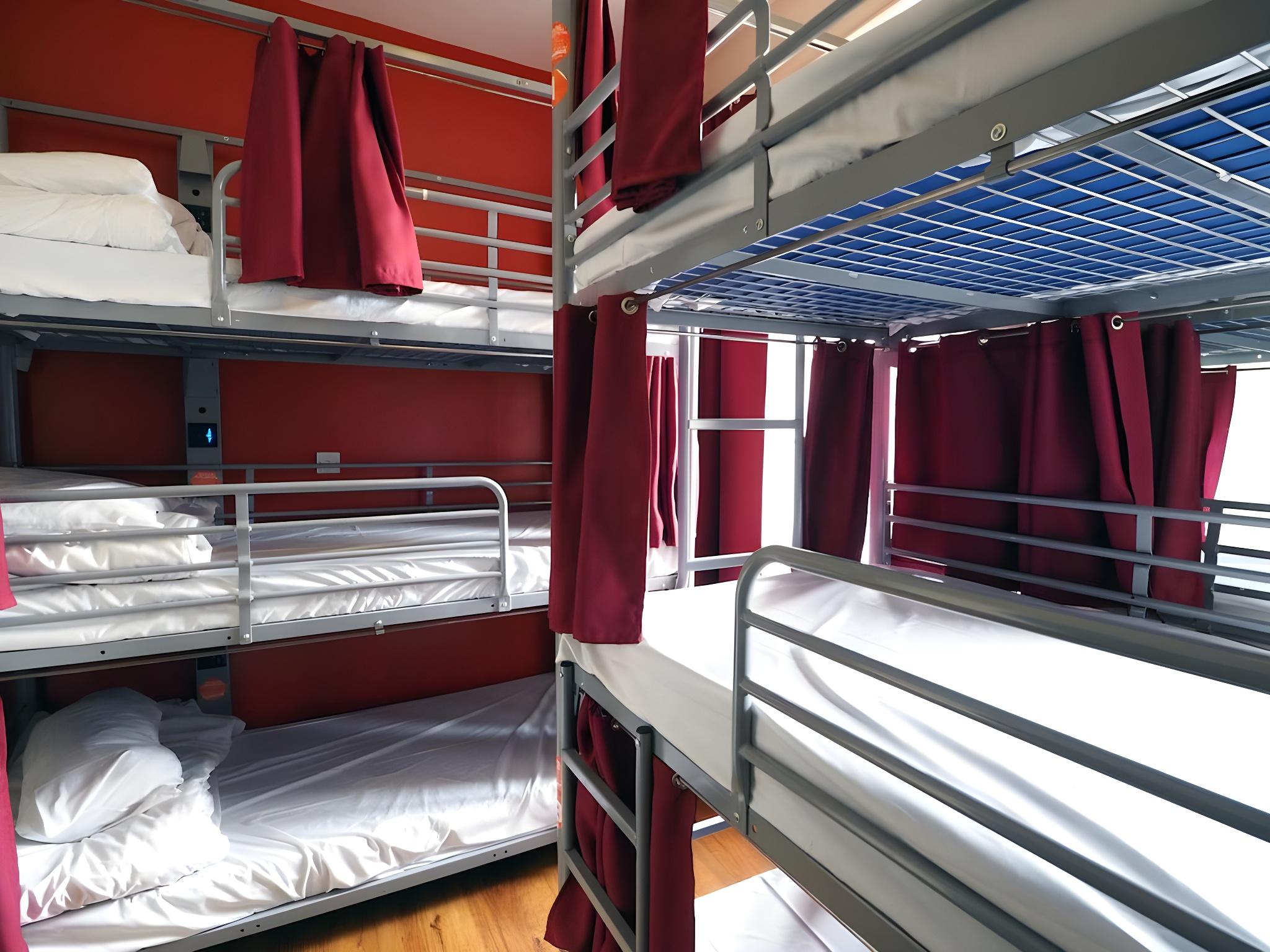 Female Dorm, Female Only, Triple, 6 Beds