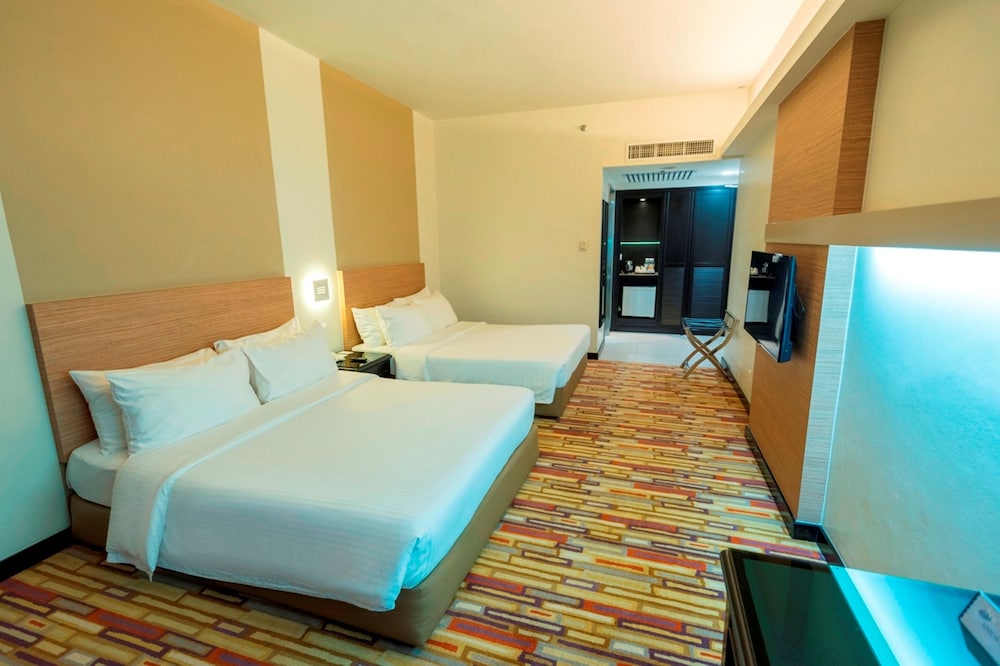 Harbour View Hotel 12/56