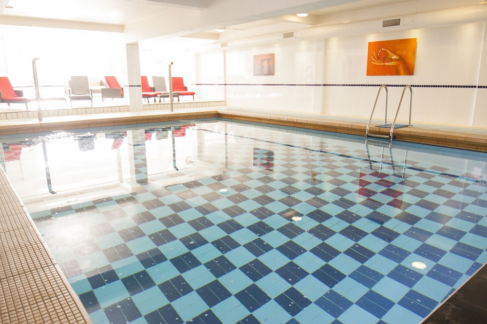 Sandbanks Hotel 43/61