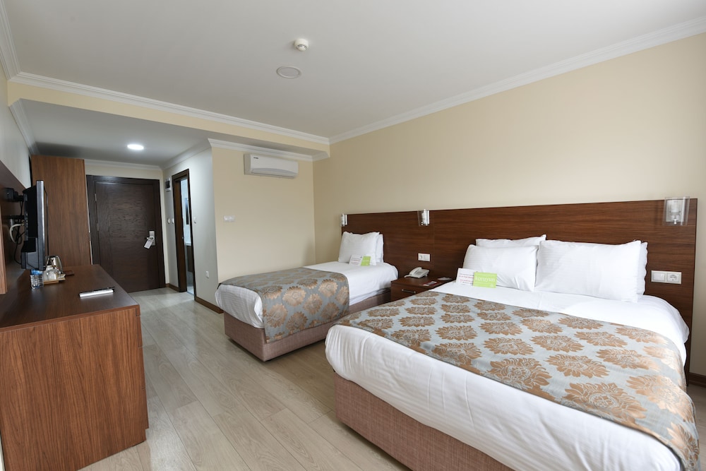 Asal Hotel 13/39