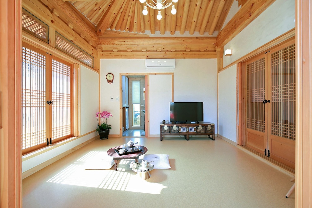 Wiyeonjae Hanok Stay 35/49