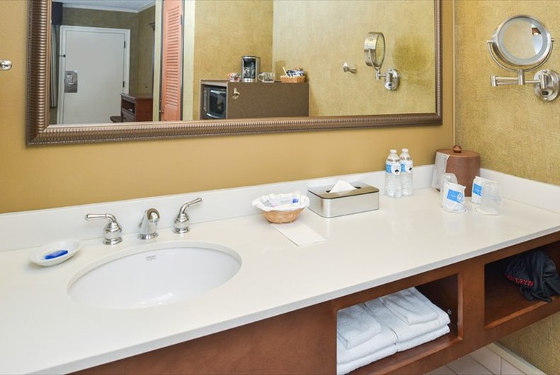 Best Western Plus Black Oak 73/76