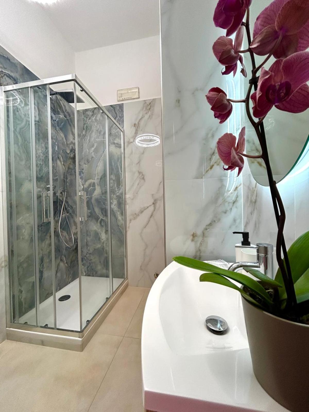 Sea Pearl Luxury Rooms 12/14