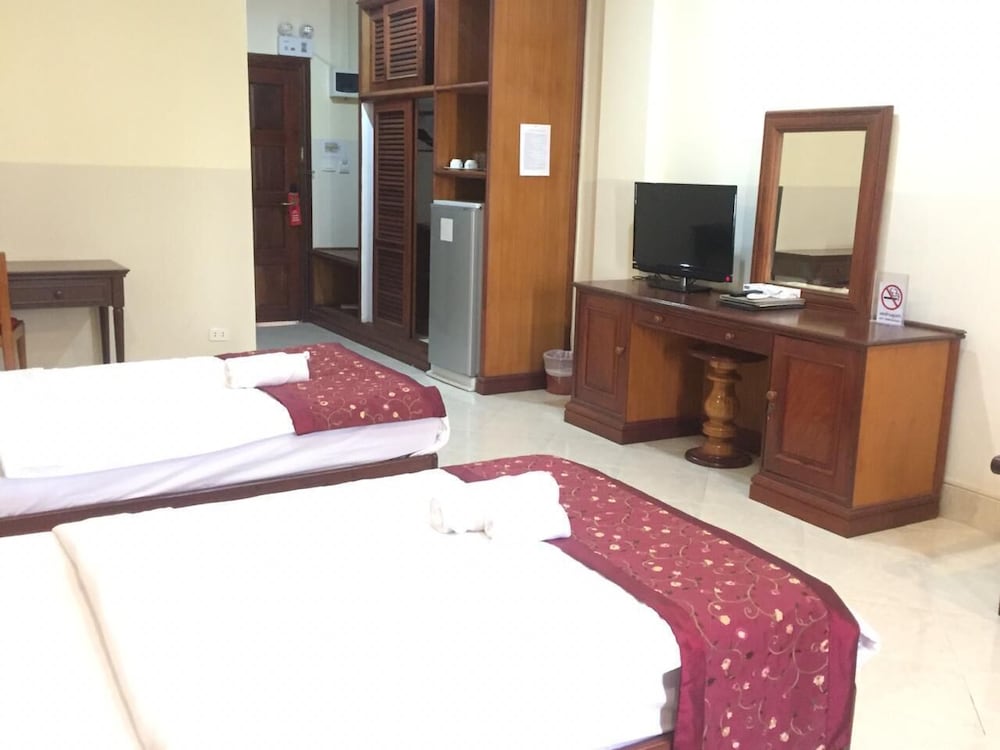 DELUXE, TWIN BEDS