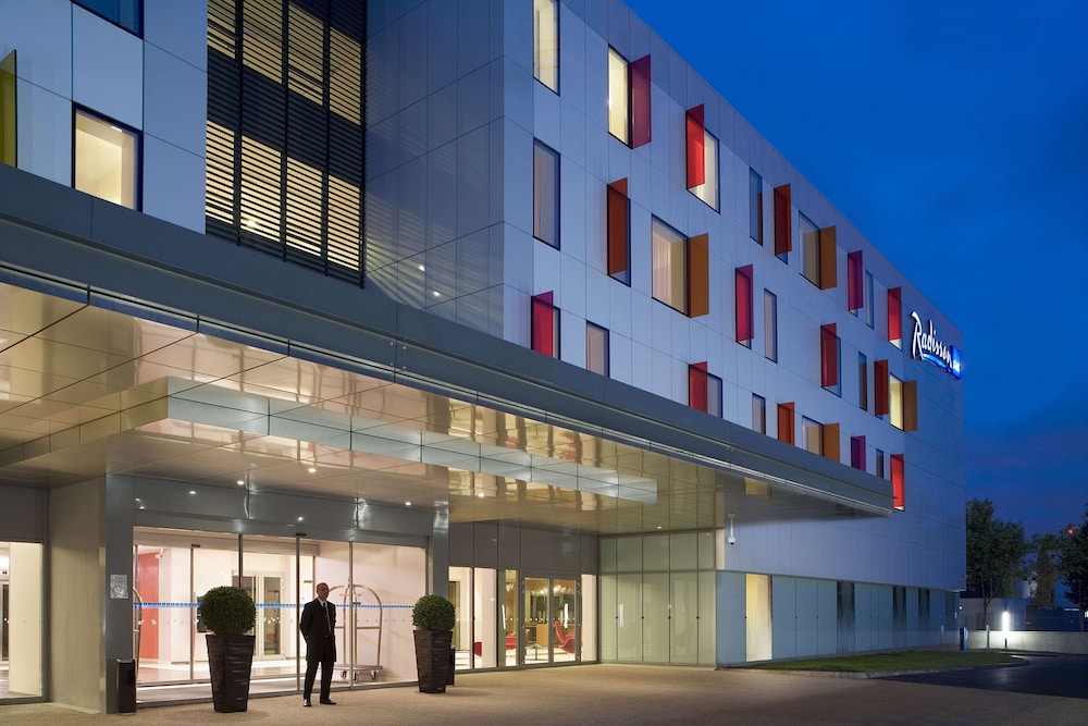 Radisson Blu Hotel Toulouse Airport Formerly Radisson Sas 69/74