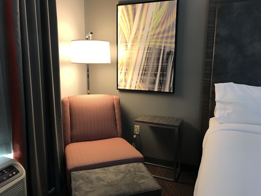 HOLIDAY INN ABILENE - NORTH COLLEGE AREA 18/63