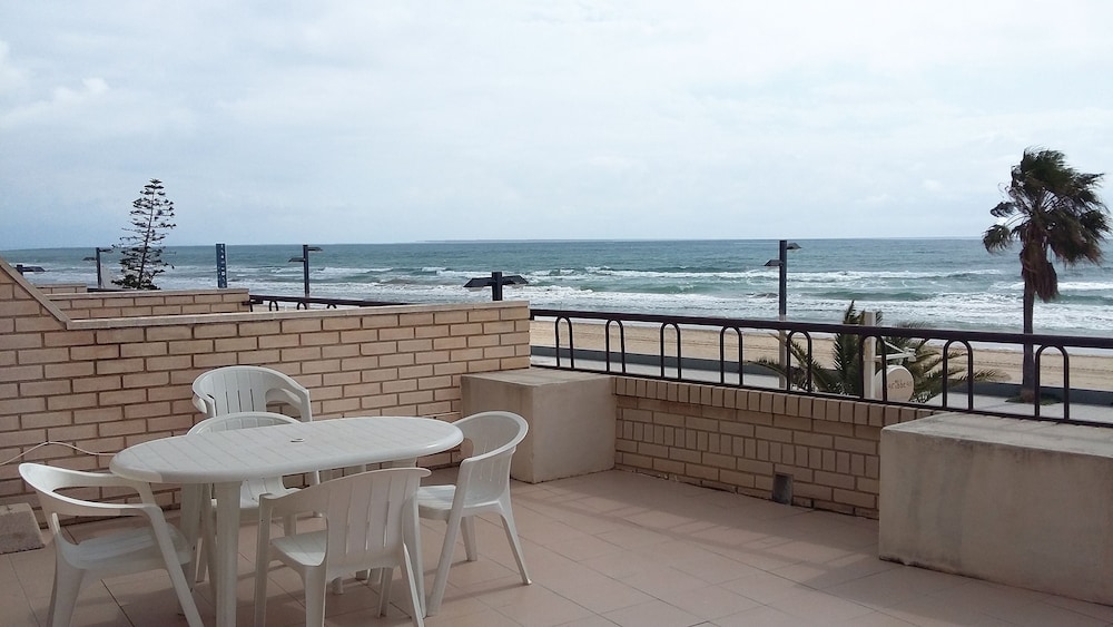 APARTAMENTOS BERNAT PIE DE PLAYA 3000 38/68