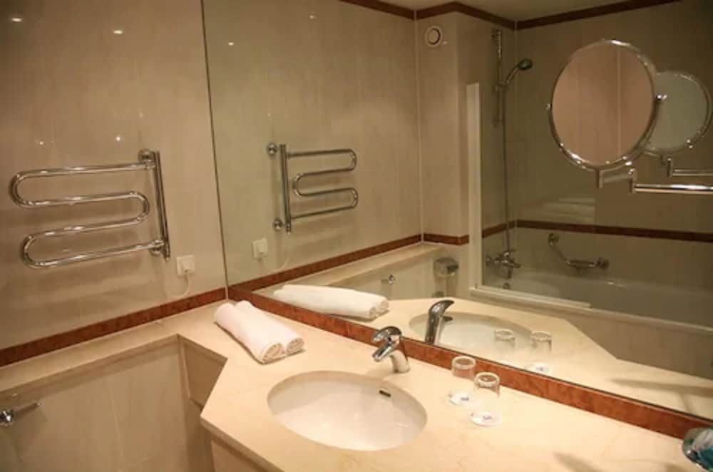 Manor, Superior, House, Double Bed، Manor of Groves 3/3