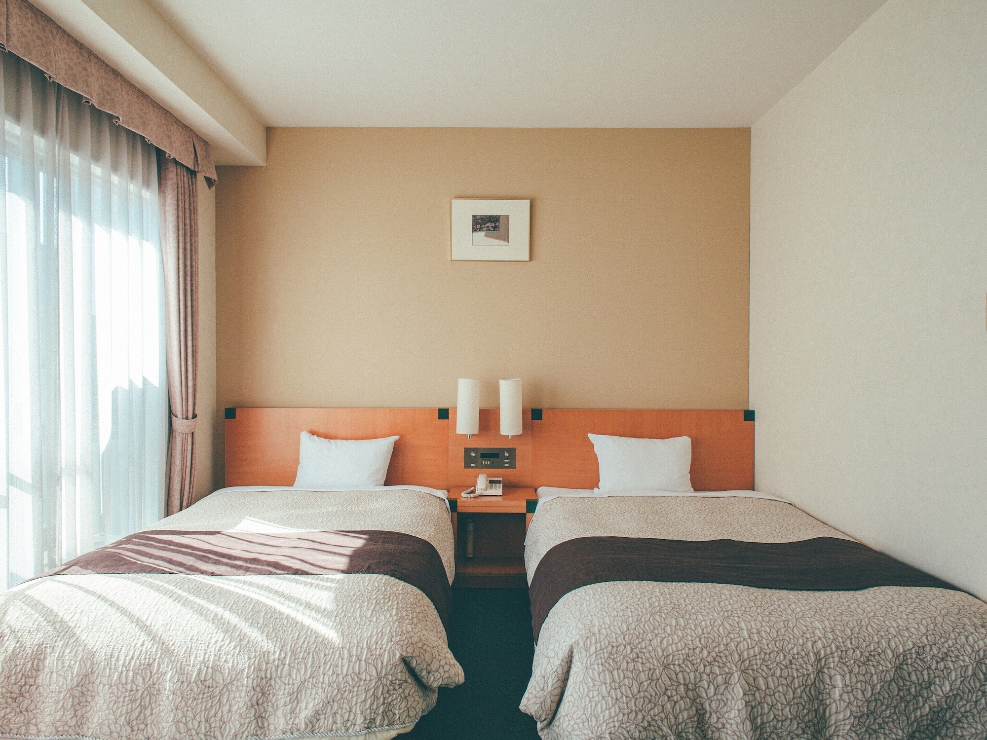 ROOM, TWIN BEDS, SMOKING