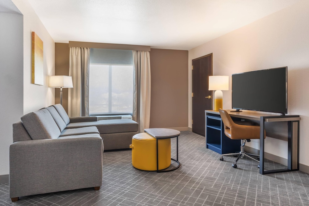 Comfort Inn & Suites Frisco East - McKinney 45/65