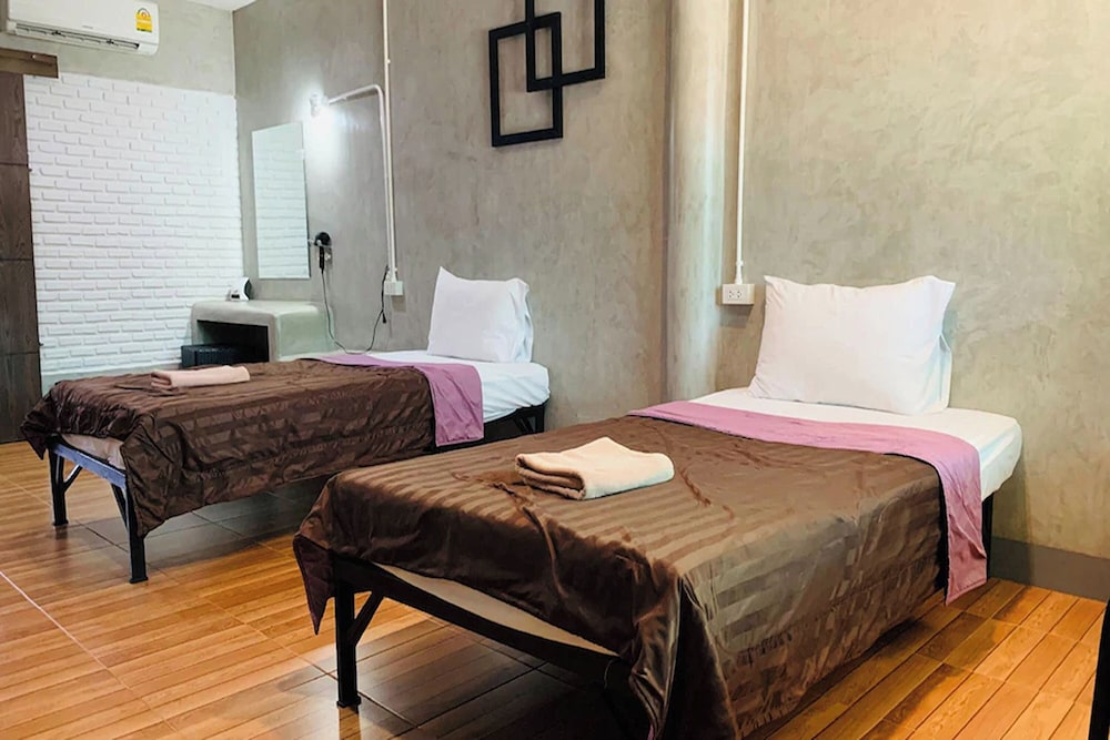 BUDGET, TWIN BEDS