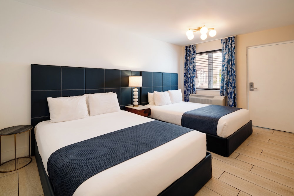 Waterside Hotel and Suites 49/86