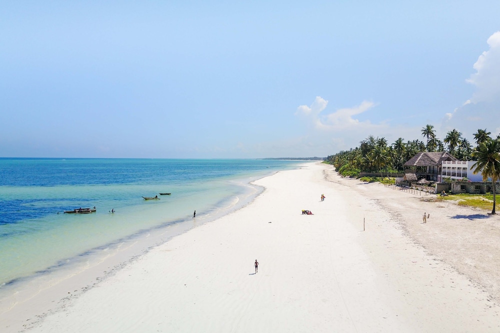 Isla Bonita Zanzibar Beach Resort 45/48