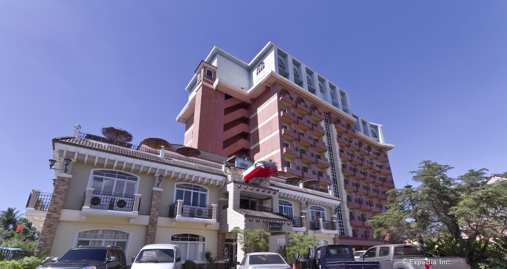 Crown Regency Suites Mactan in LAPU-LAPU
