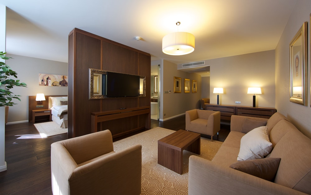 Hotel Elizabeth 36/50