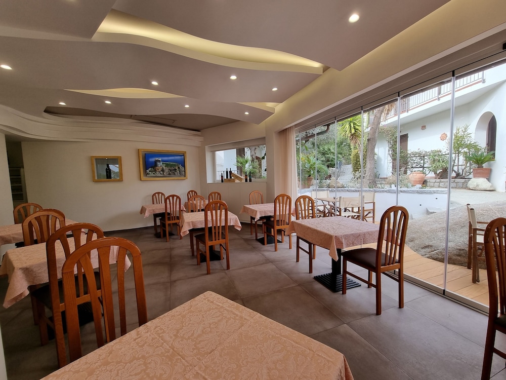 Hotel Montemerlo 36/50