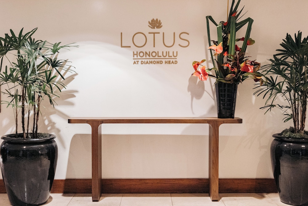 Lotus Honolulu At Diamond Head 9/61