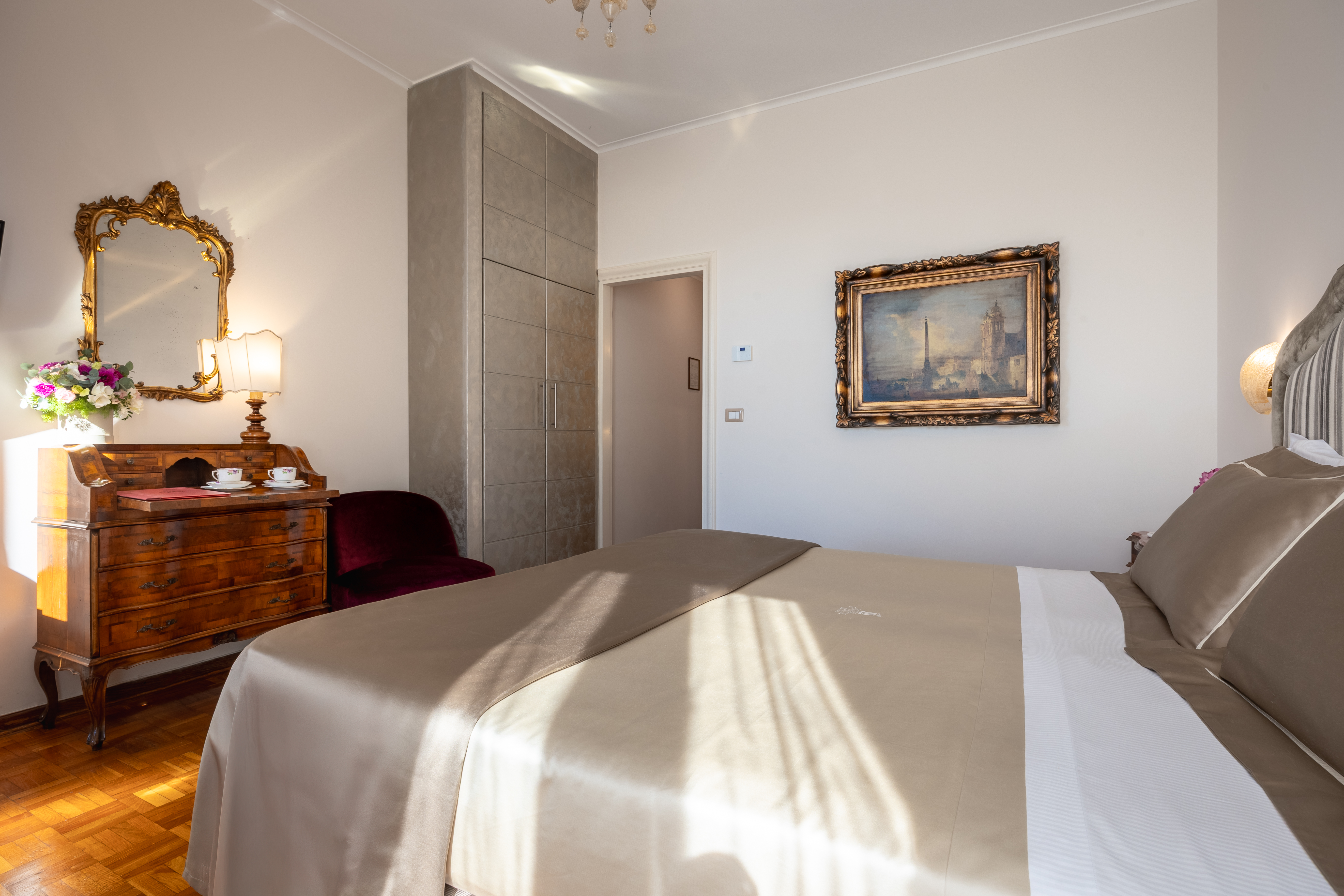 غرفة سوبيريور بسرير مزدوج بإطلالة، Forum Hotel Rome 4/7