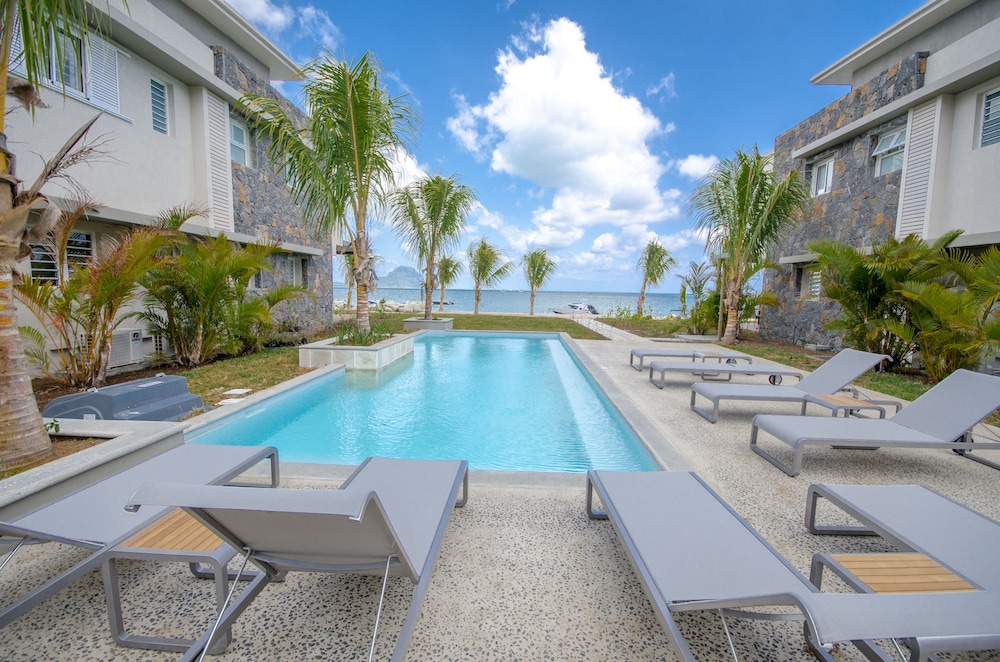 L'escale Beachfront Luxury Suite By Dream Escapes 10/54
