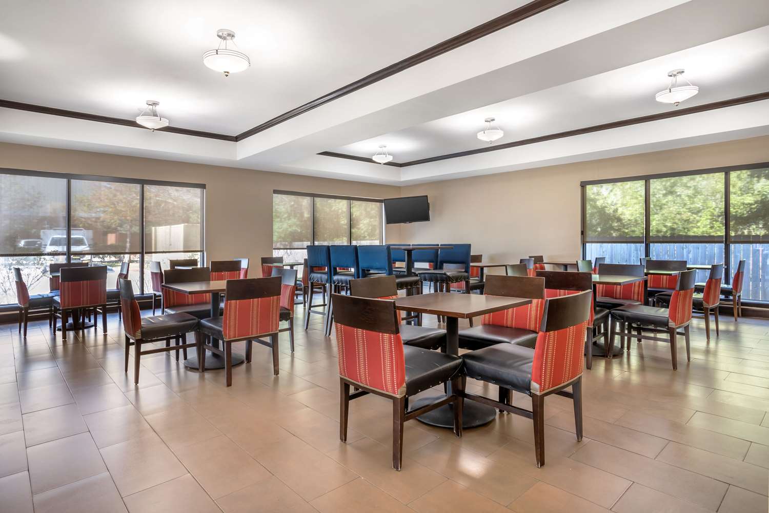 Comfort Suites Old Town Spring, TX 38/44