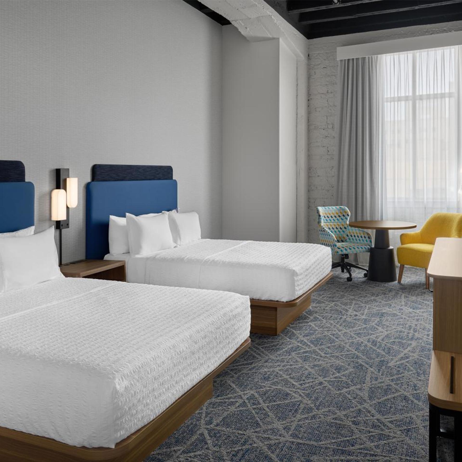 Room, King Bed, 2 Queen Beds, Bath and Shower
