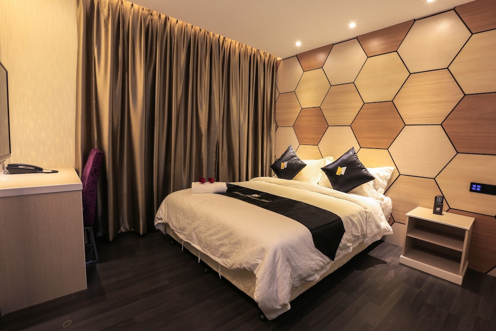 Mercury Boutique Hotel 25/50