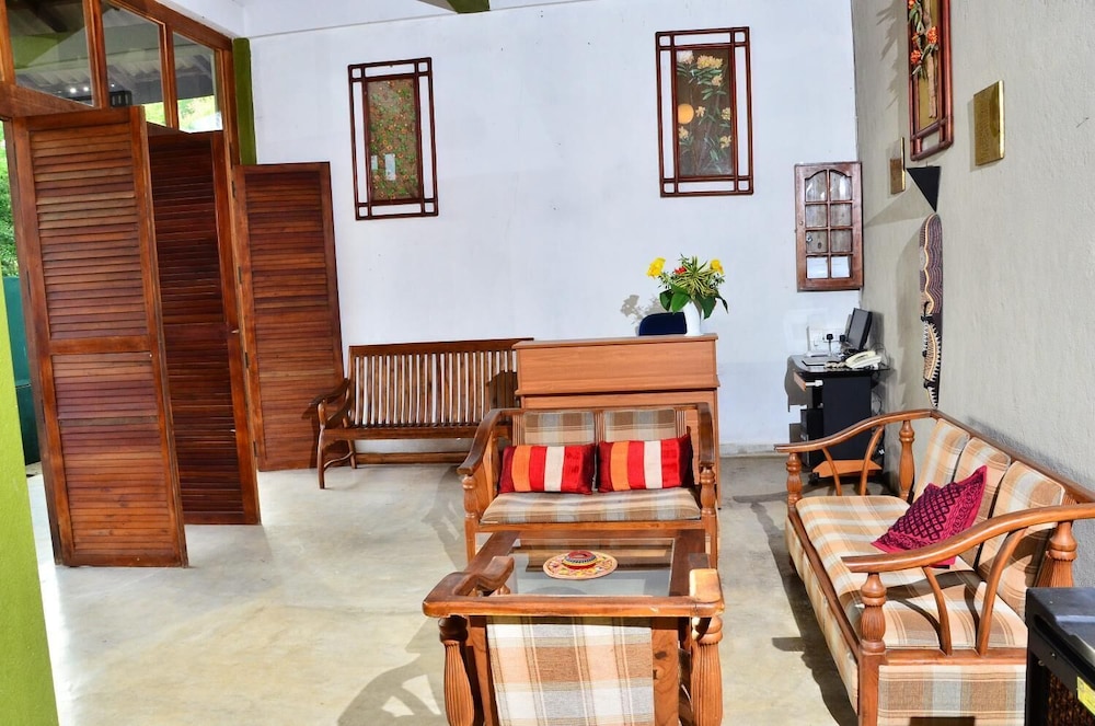 Deer Point Hotel Kandy 21/41