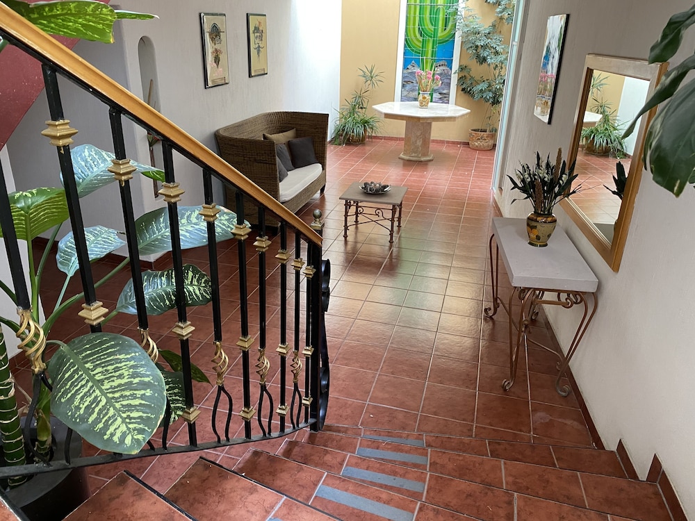 Hotel Casona de los Vitrales 40/50