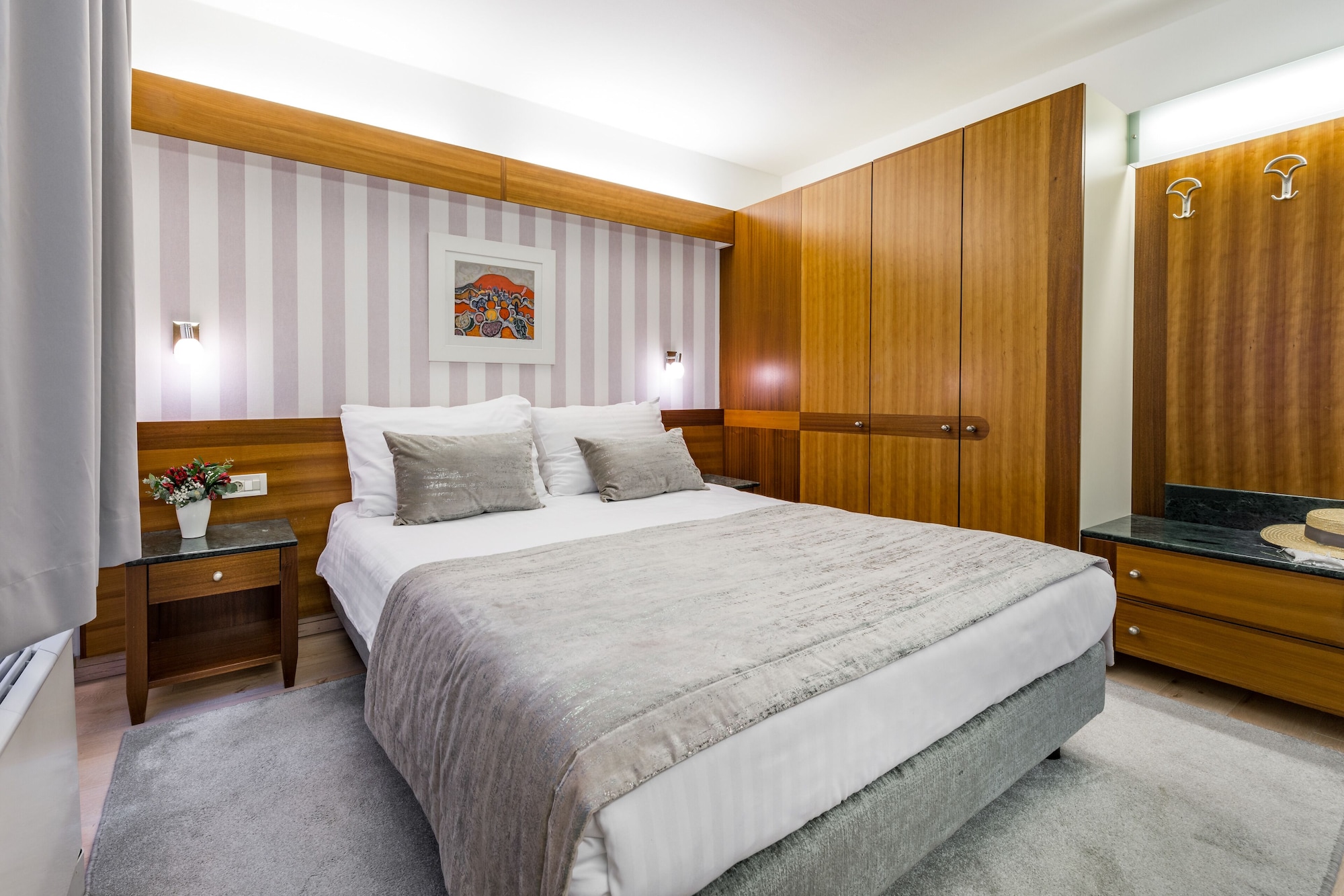 Standard, King Bed, Park View