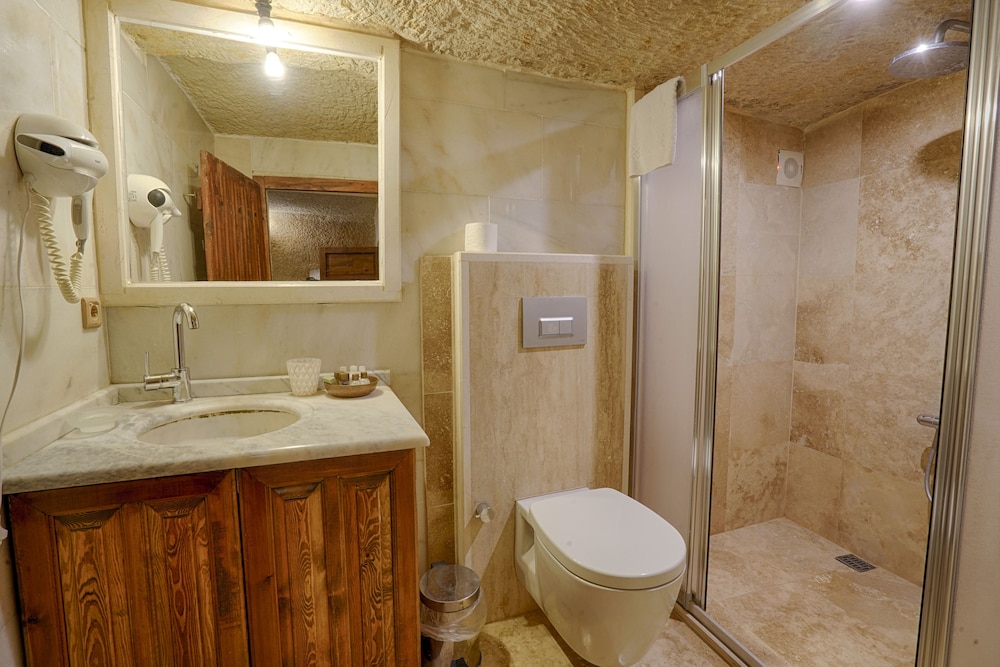 Tulip Cave Suites 47/48