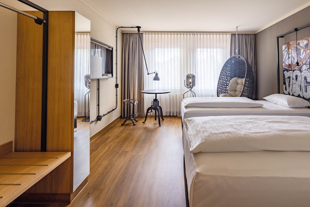 Sunday Hotel Bad Boll 14/46