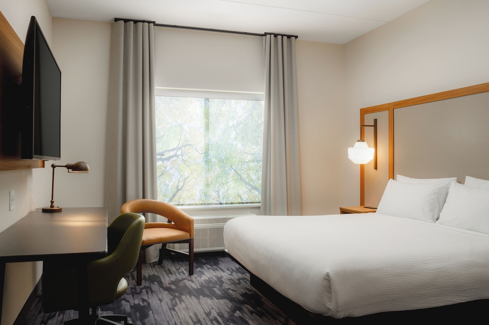 Fairfield Inn & Suites by Marriott Knoxville Northwest 12/30